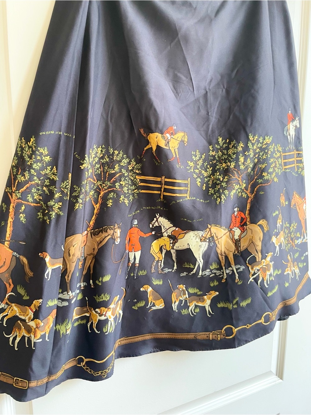 J Crew Vintage Riding To Hounds Equestrian Silk Skirt Size 8 EXCELLENT - Picture 3 of 7
